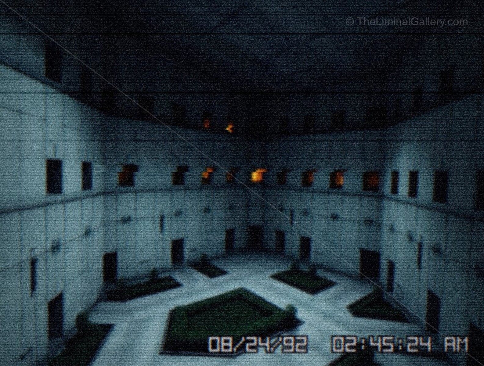 The multitude of windows and sense of enclosure induce disorientation.